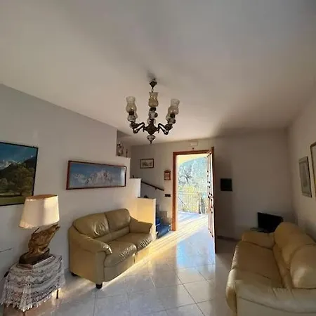 Villa Con Piscina Ad *