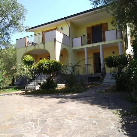 Villa Con Piscina Ad *